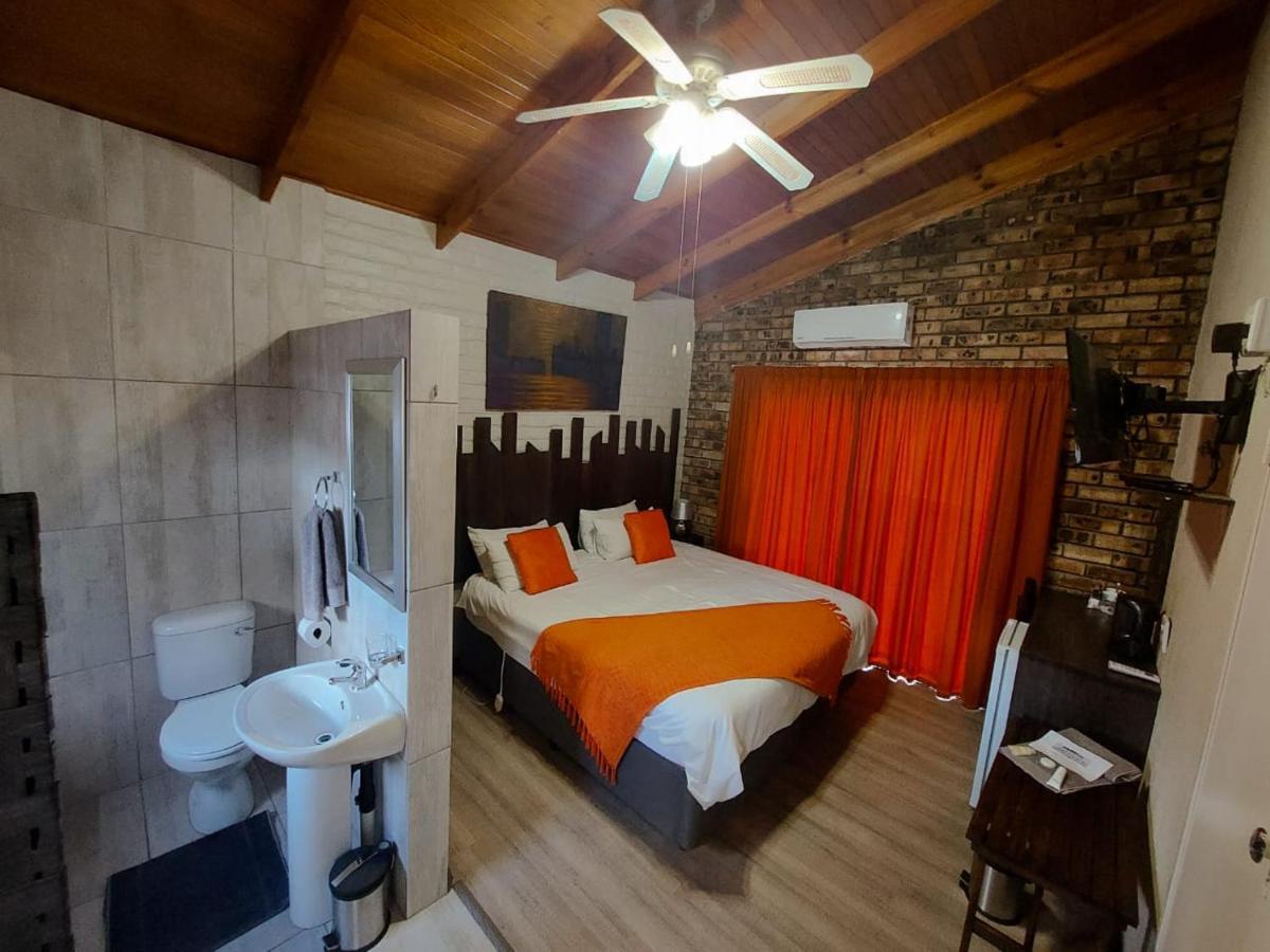 Kruger'S Guest House White River Kültér fotó