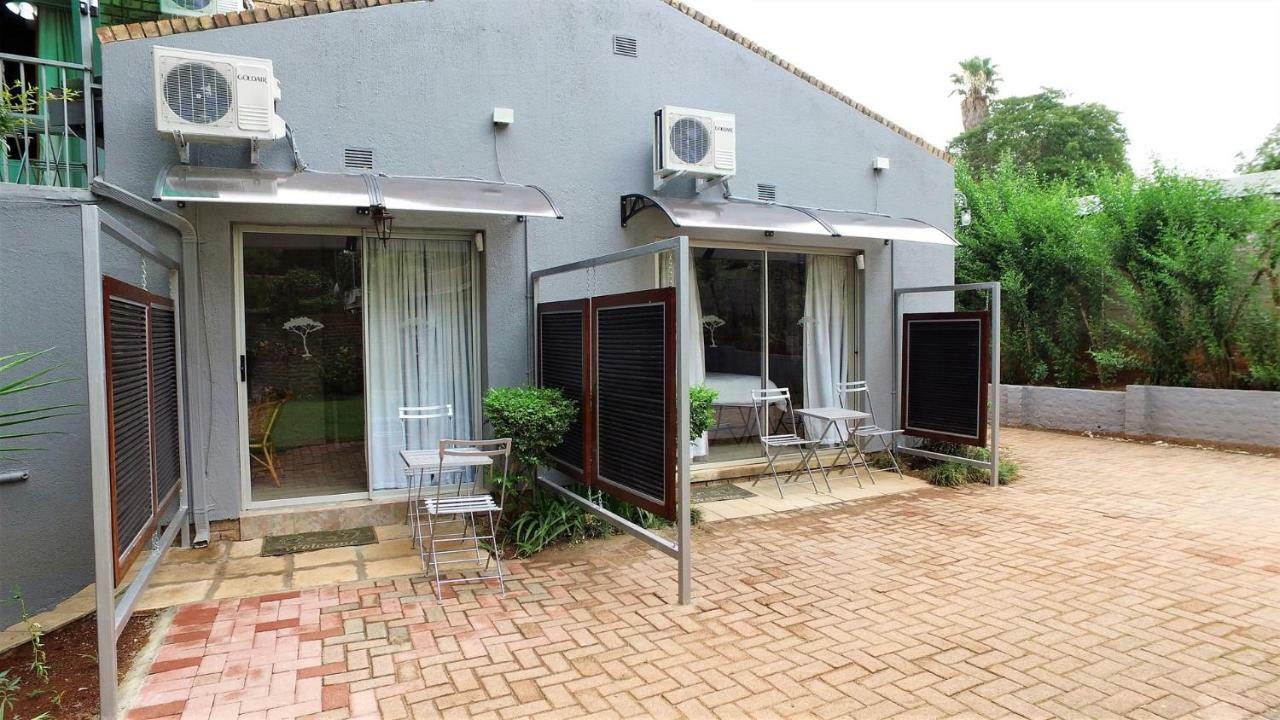 Kruger'S Guest House White River Kültér fotó